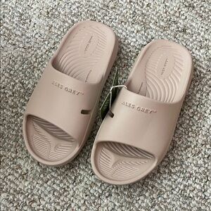 Ales Grey Beige Slide Sandals
